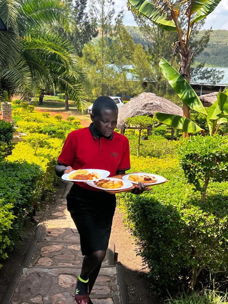 Mwamba Kelele Lodge Fort Portal Exterior photo