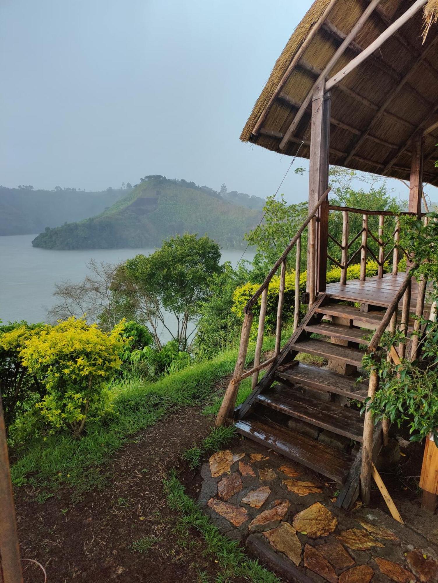 Mwamba Kelele Lodge Fort Portal Exterior photo