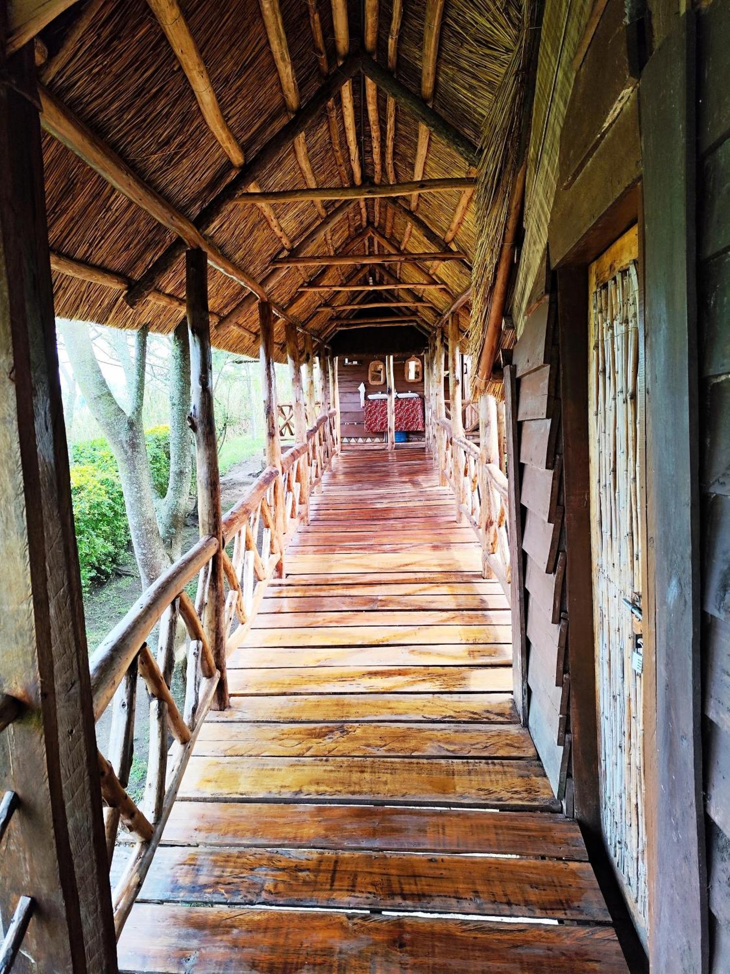 Mwamba Kelele Lodge Fort Portal Exterior photo